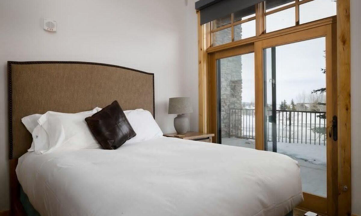 Photo of Others in Victor