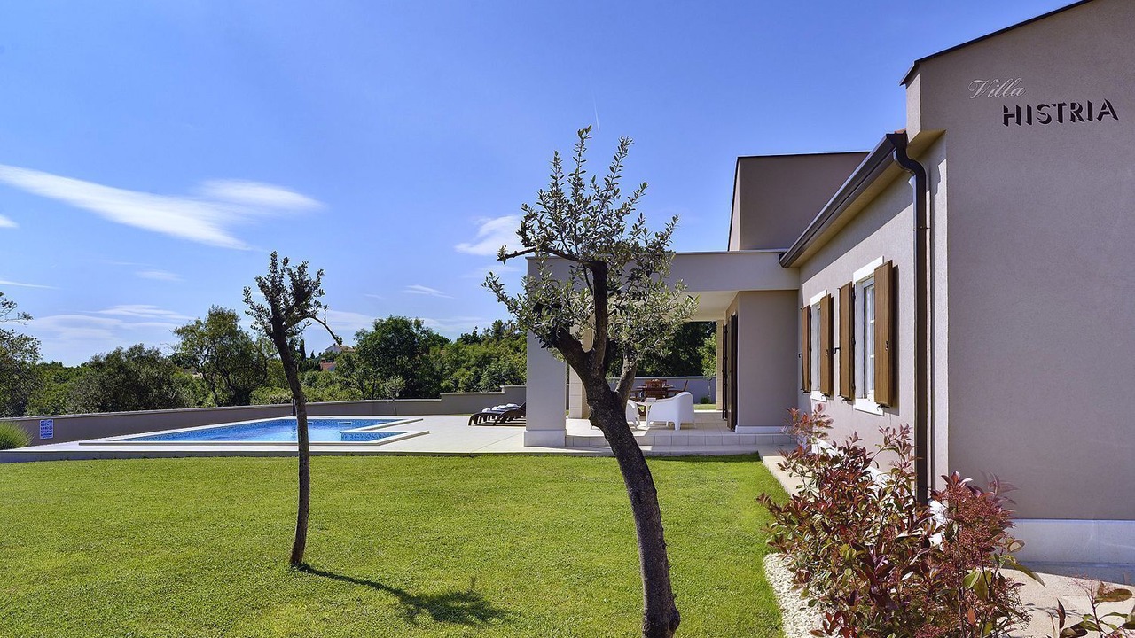 Photo of Outdoor in Kavran