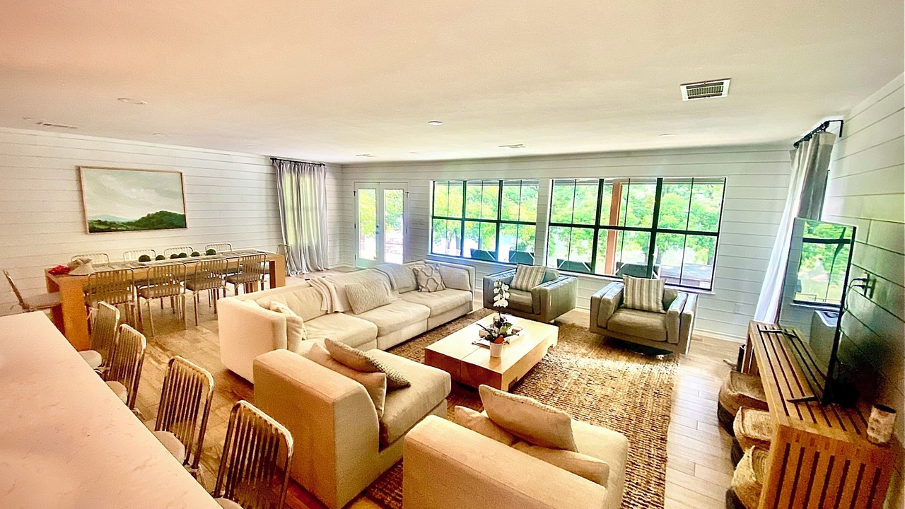 Photo of Livingroom in Burnet