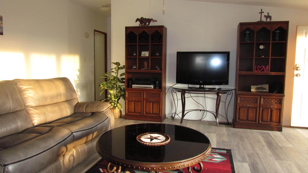 Photo of Livingroom in Glen Rose