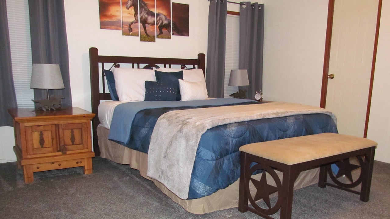 Photo of Bedroom in Glen Rose