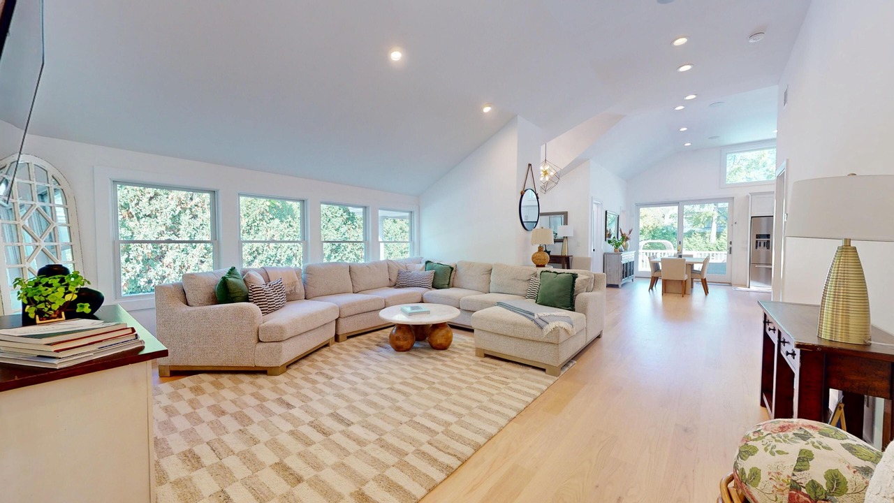 Photo of Livingroom in East Quogue