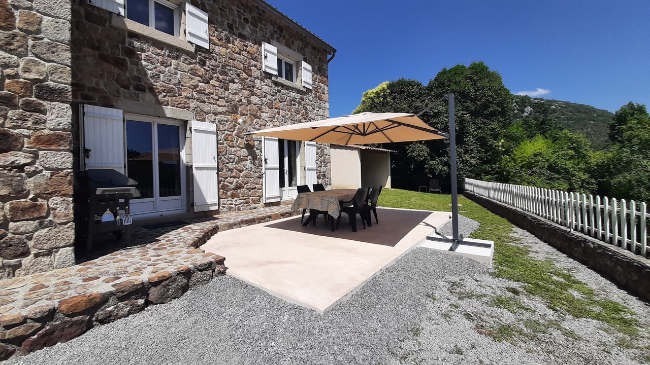 Photo of Outdoor in Banne