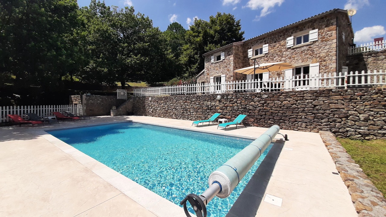 Photo of Outdoor in Banne
