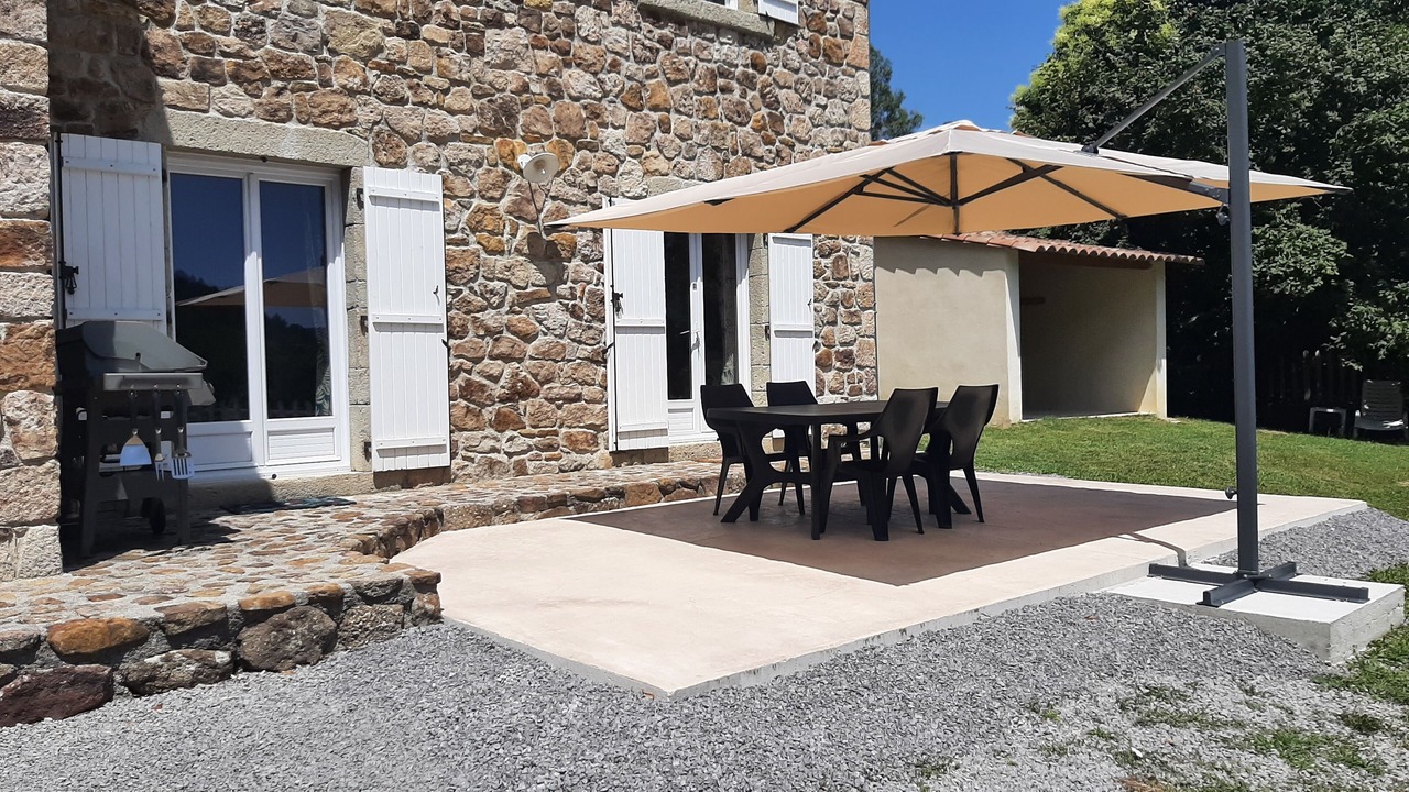 Photo of Outdoor in Banne