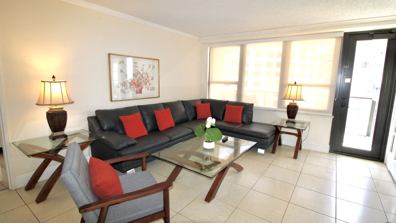 Photo of Livingroom in Mid Beach