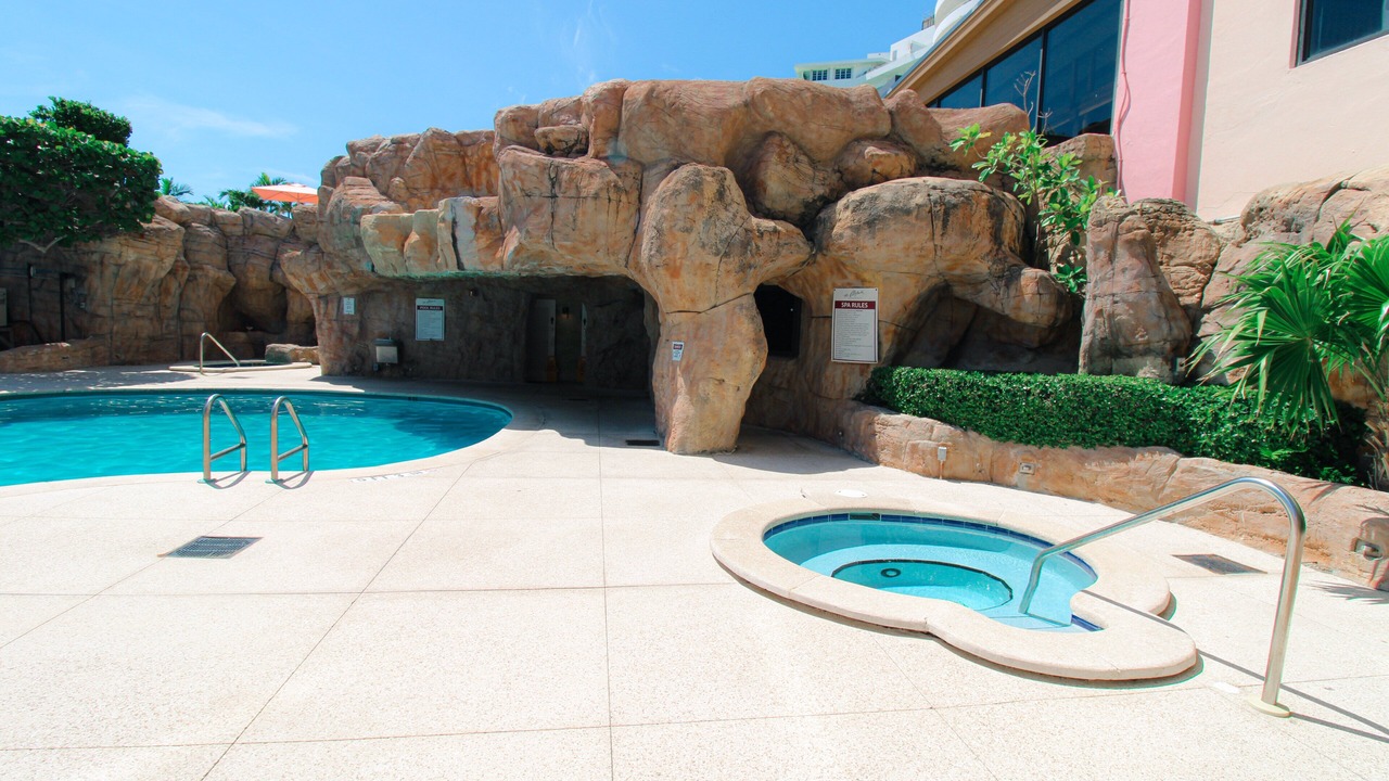 Photo of Outdoor in Mid Beach