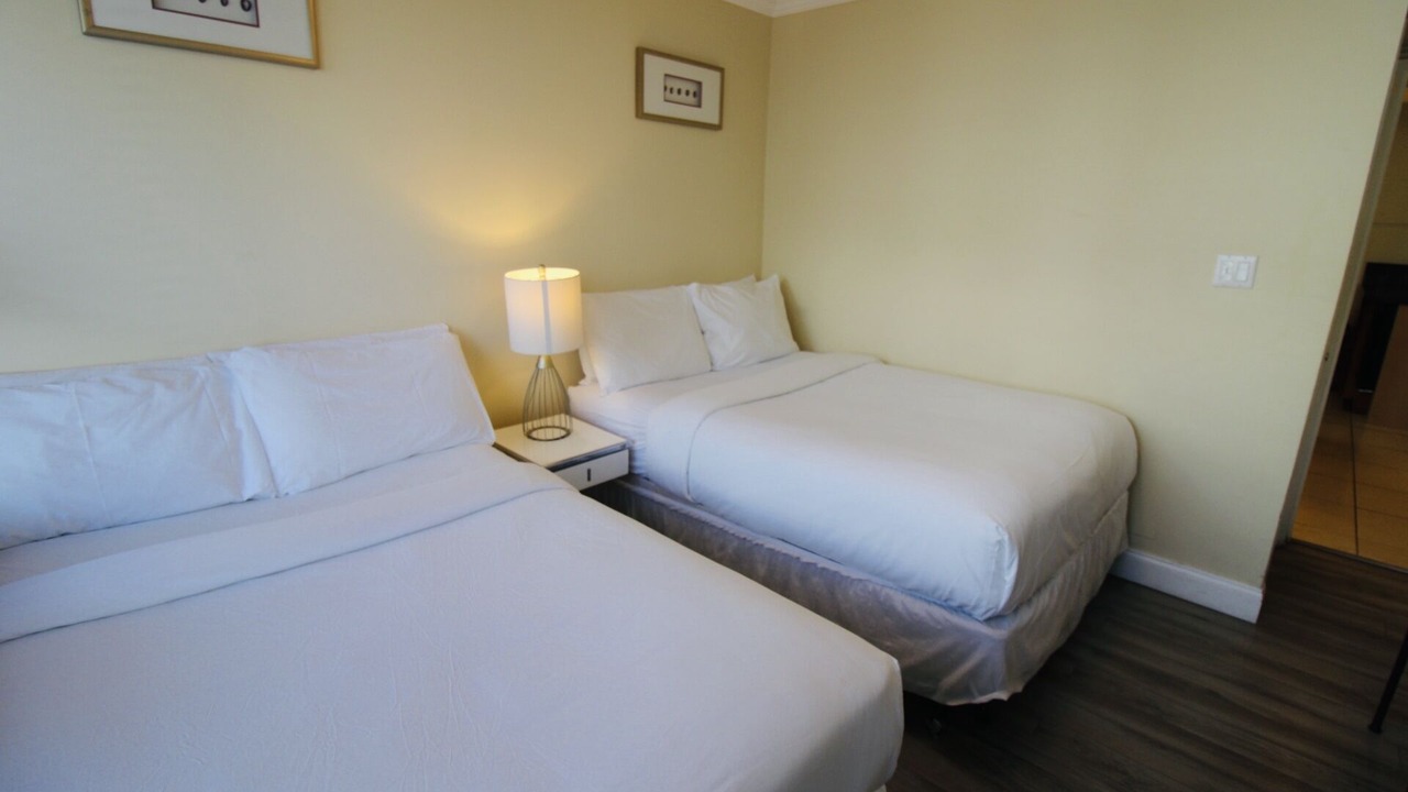 Photo of Bedroom in Mid Beach
