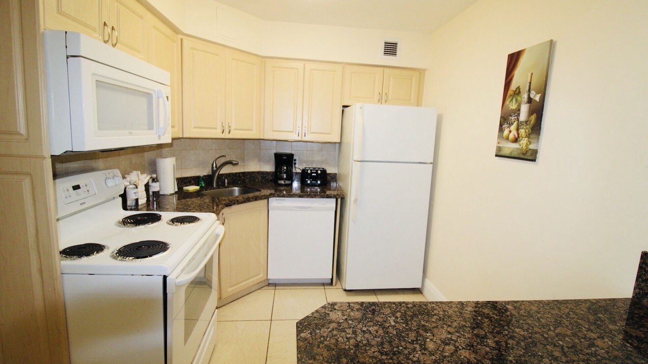 Photo of Kitchen in Mid Beach