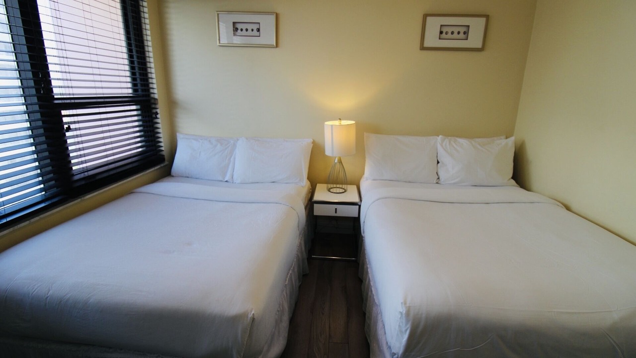 Photo of Bedroom in Mid Beach