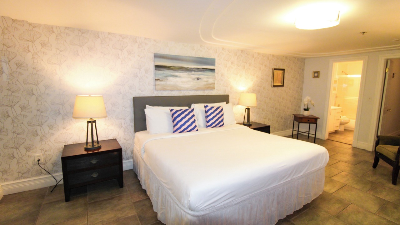 Photo of Bedroom in Mid Beach
