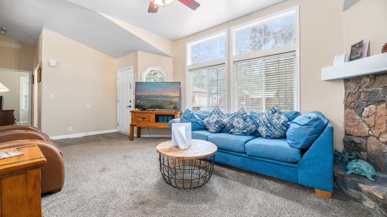 Photo of Livingroom in Big Bear City