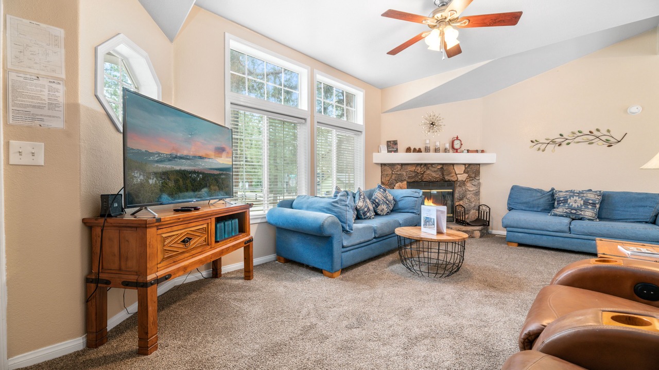 Photo of Livingroom in Big Bear City