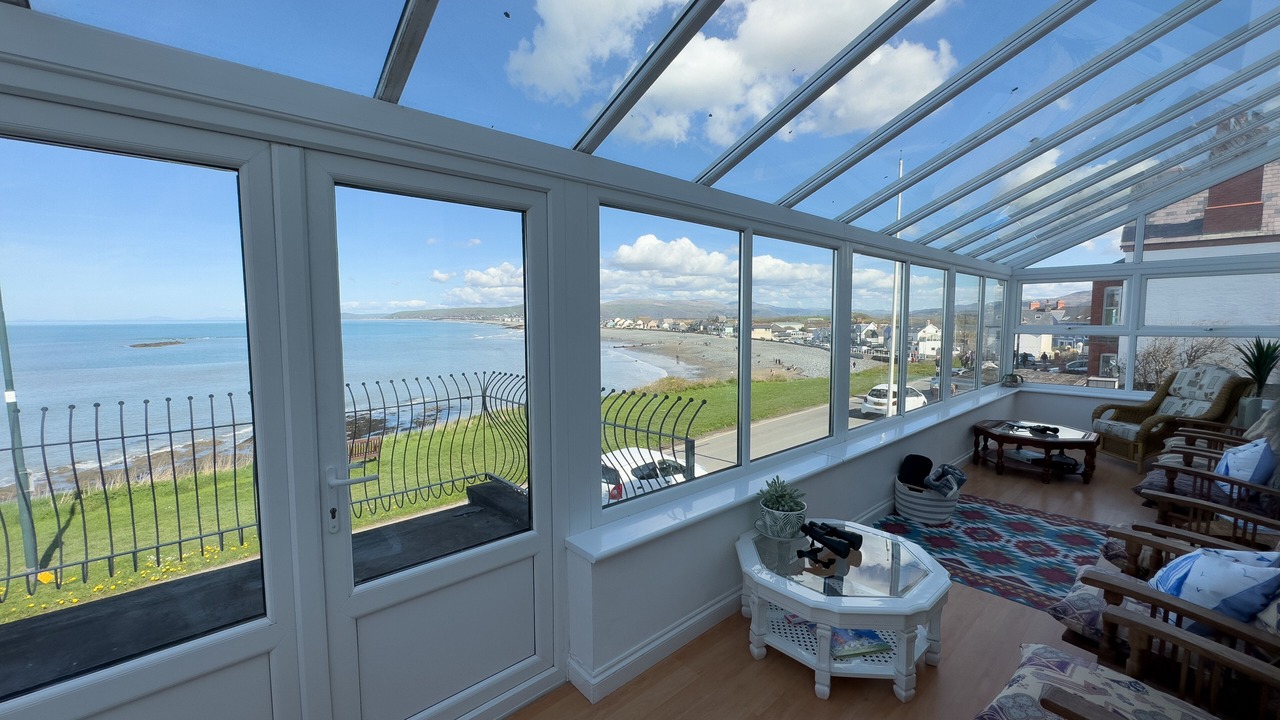 Photo of Others in Borth