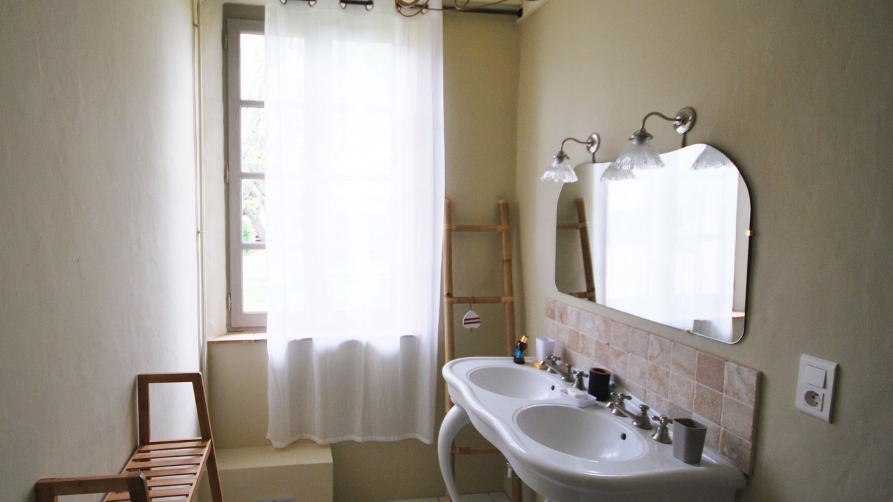 Photo of Bathroom in Montaren-et-Saint-Mediers