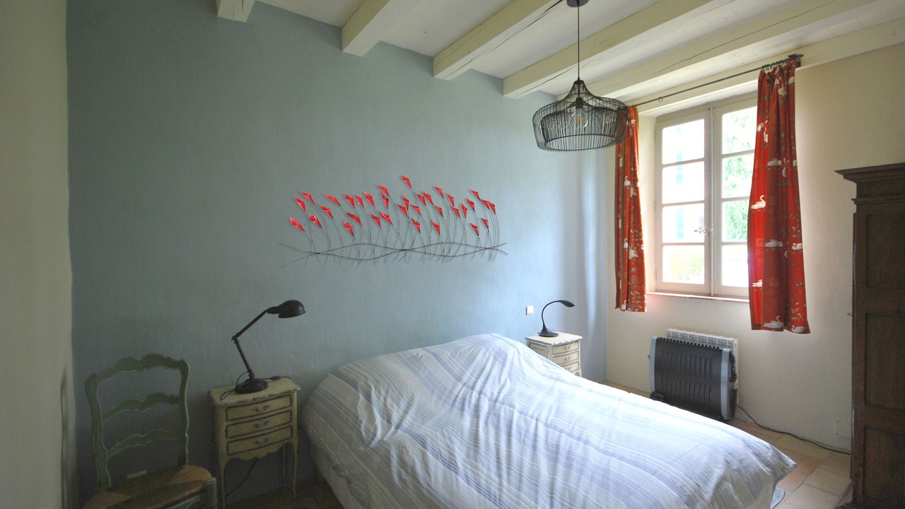 Photo of Bedroom in Montaren-et-Saint-Mediers