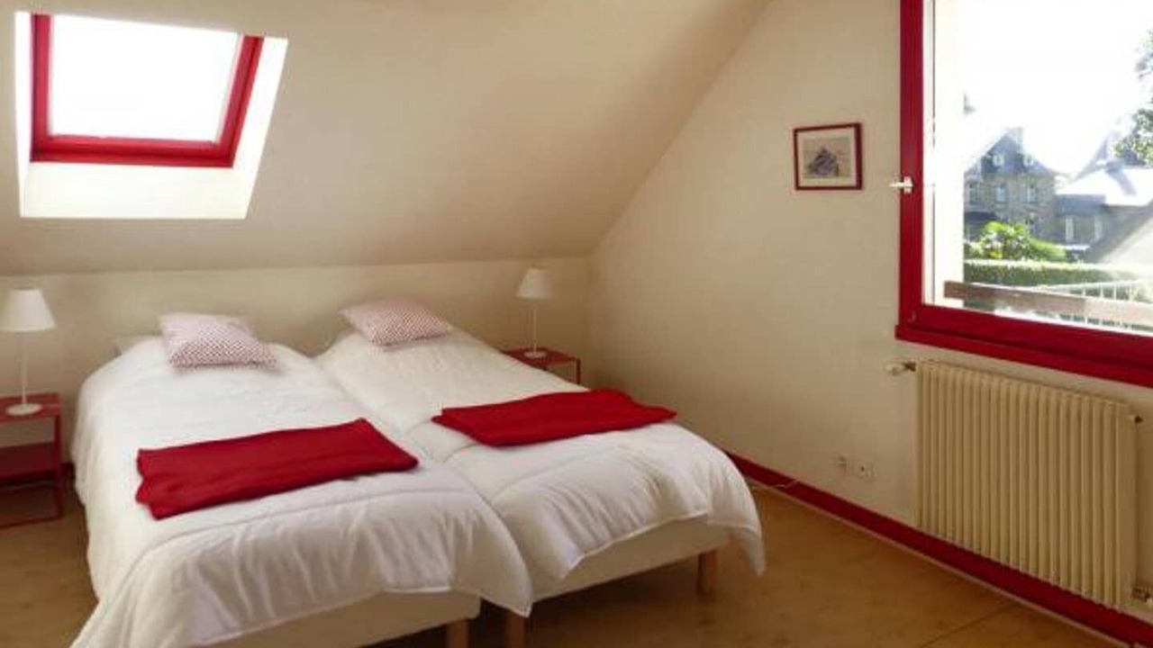 Photo of Bedroom in Le Minihic-sur-Rance
