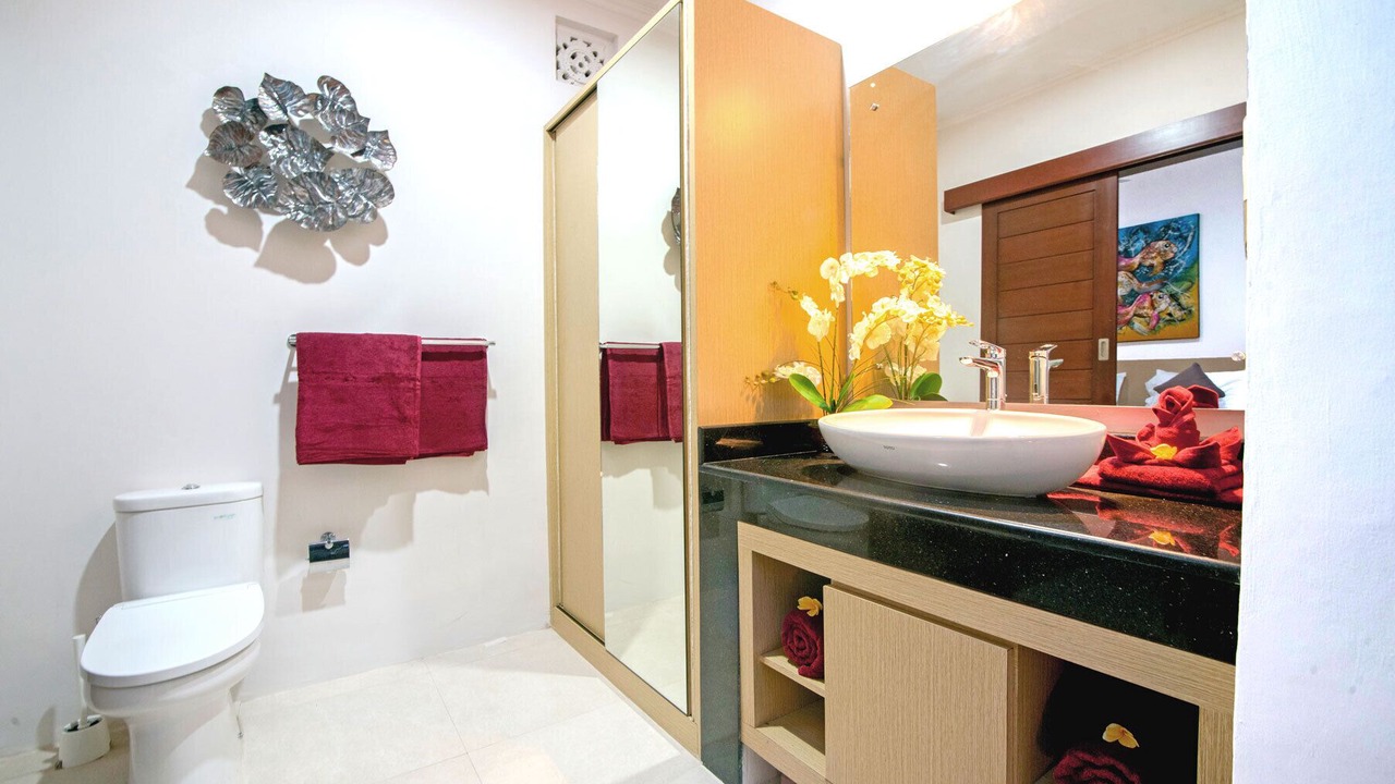 Photo of Bathroom in Laksmana