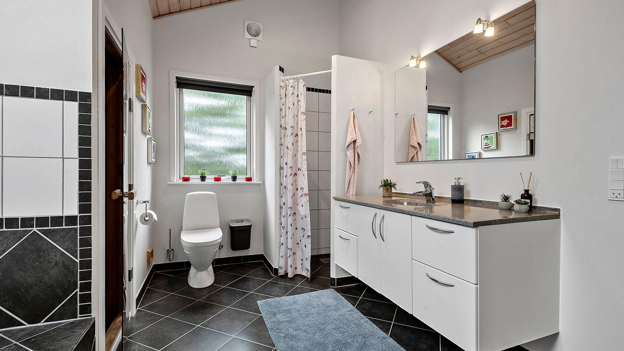 Photo of Bathroom in Ansager