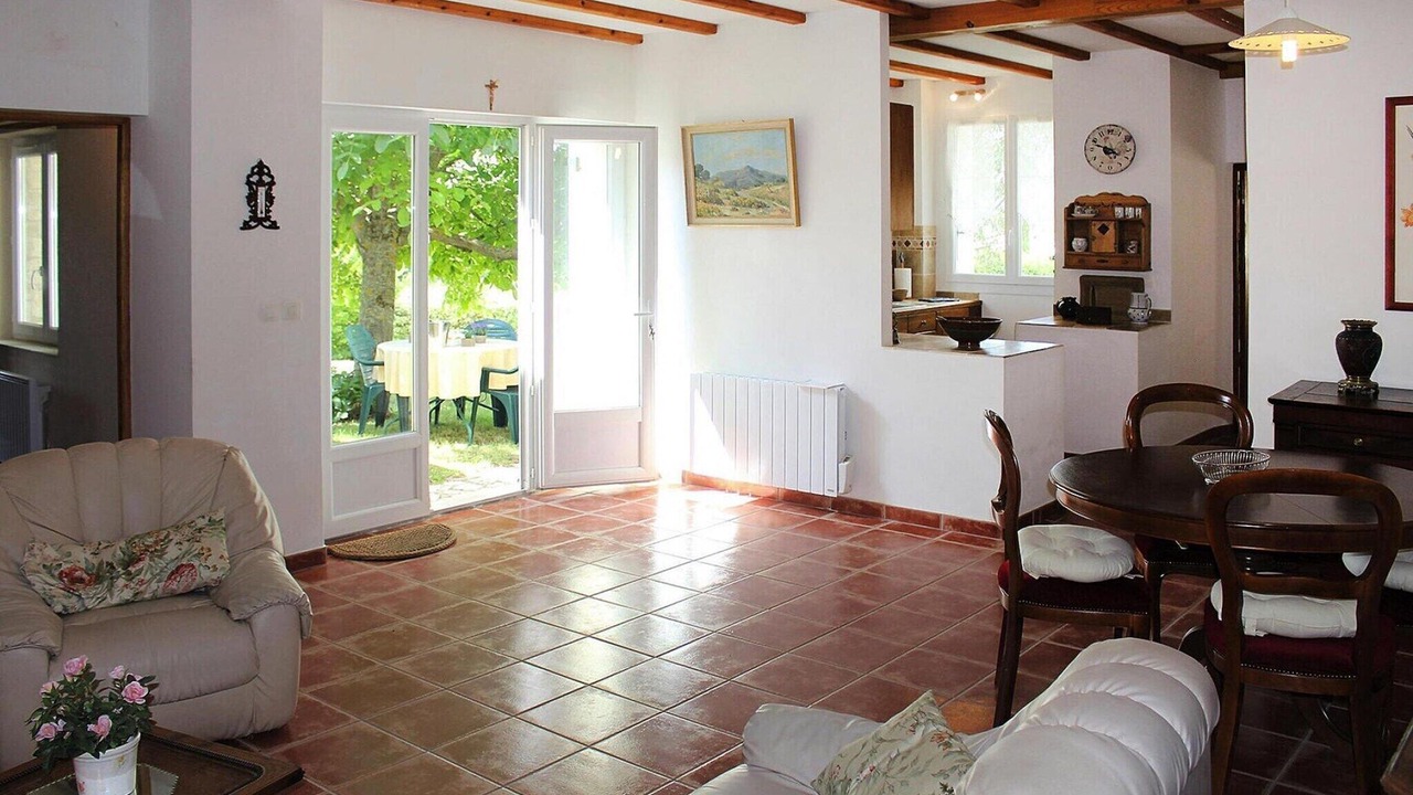 Photo of Livingroom in Revest-du-Bion