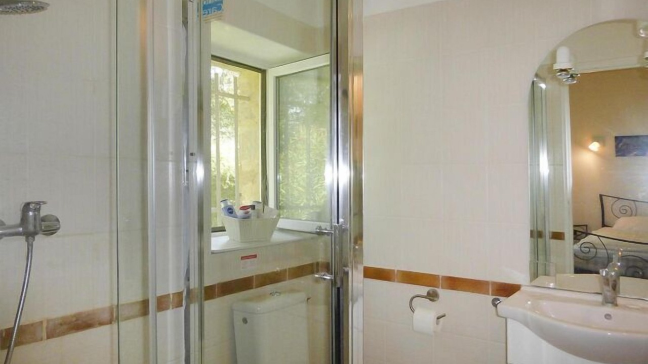 Photo of Bathroom in Caderousse