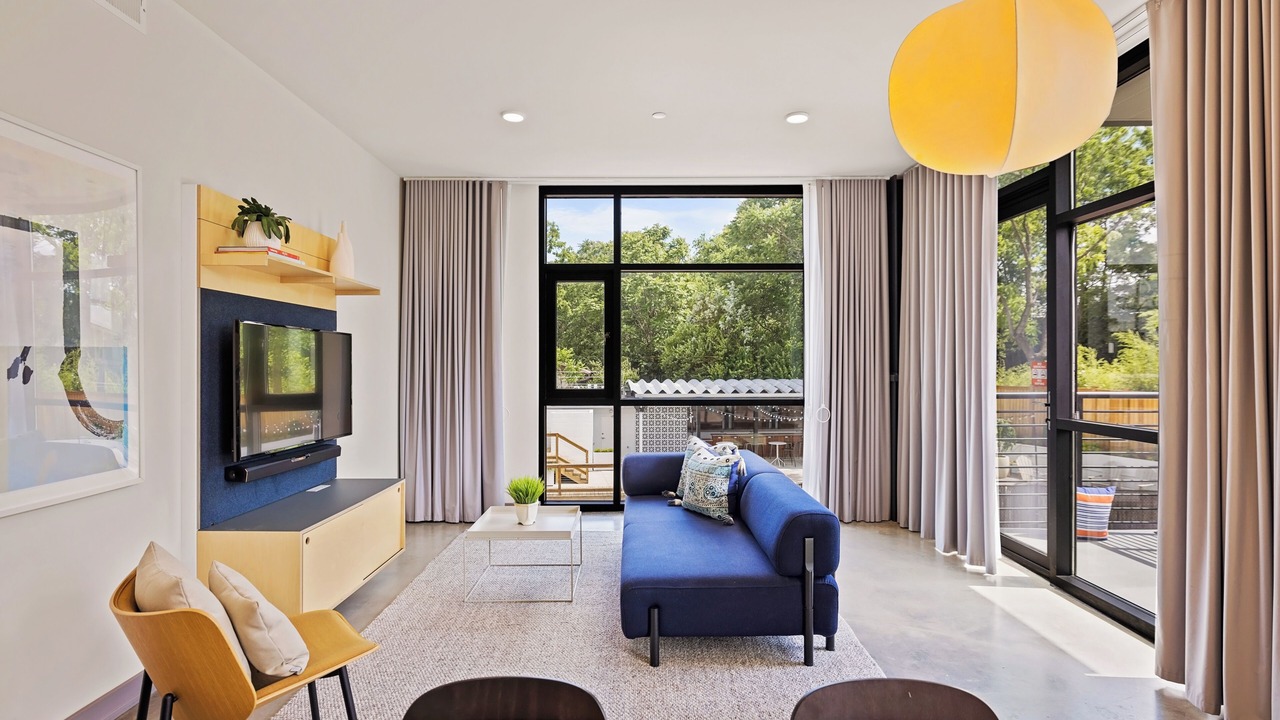 Photo of Livingroom in Chestnut Hill