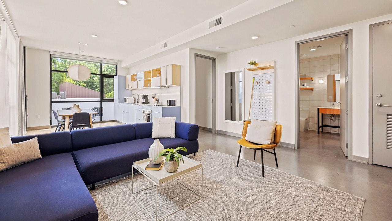 Photo of Livingroom in Chestnut Hill