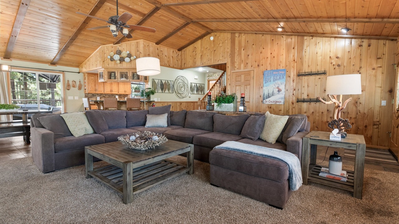 Photo of Livingroom in Eagle Mountain Estates