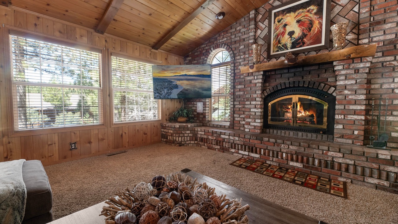 Photo of Livingroom in Eagle Mountain Estates