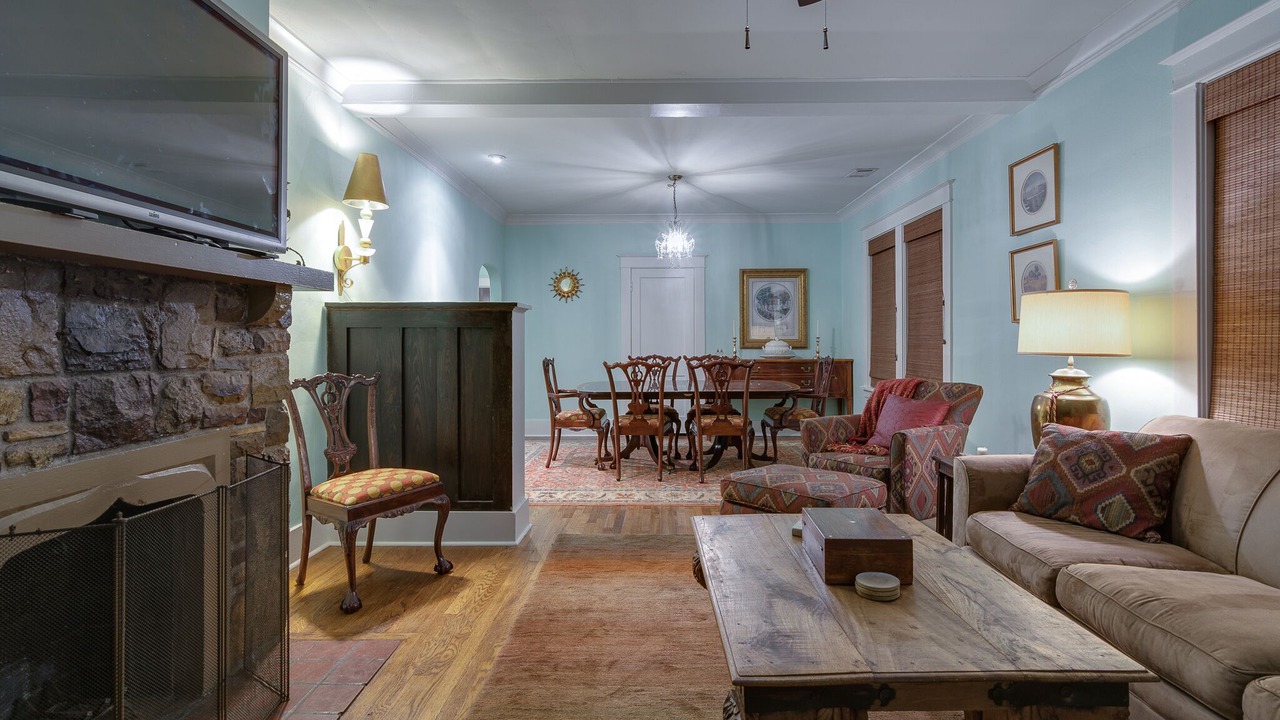 Photo of Livingroom in Cooper-Young Historic District