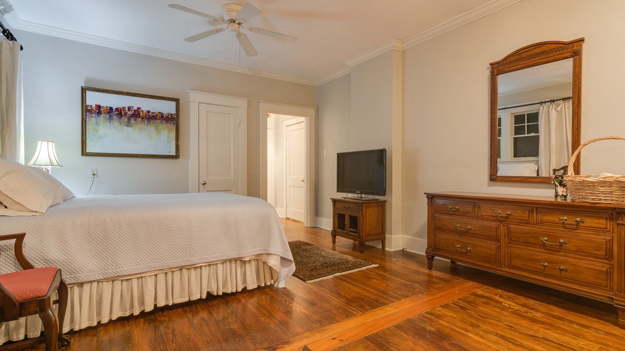 Photo of Bedroom in Cooper-Young Historic District
