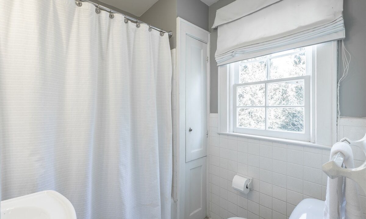 Photo of Bathroom in Chattanooga Valley