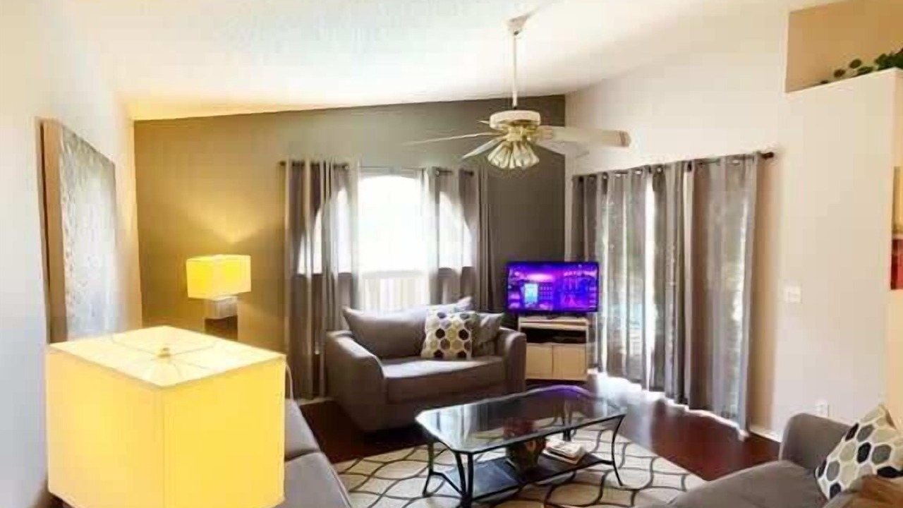 Photo of Livingroom in Lindfields