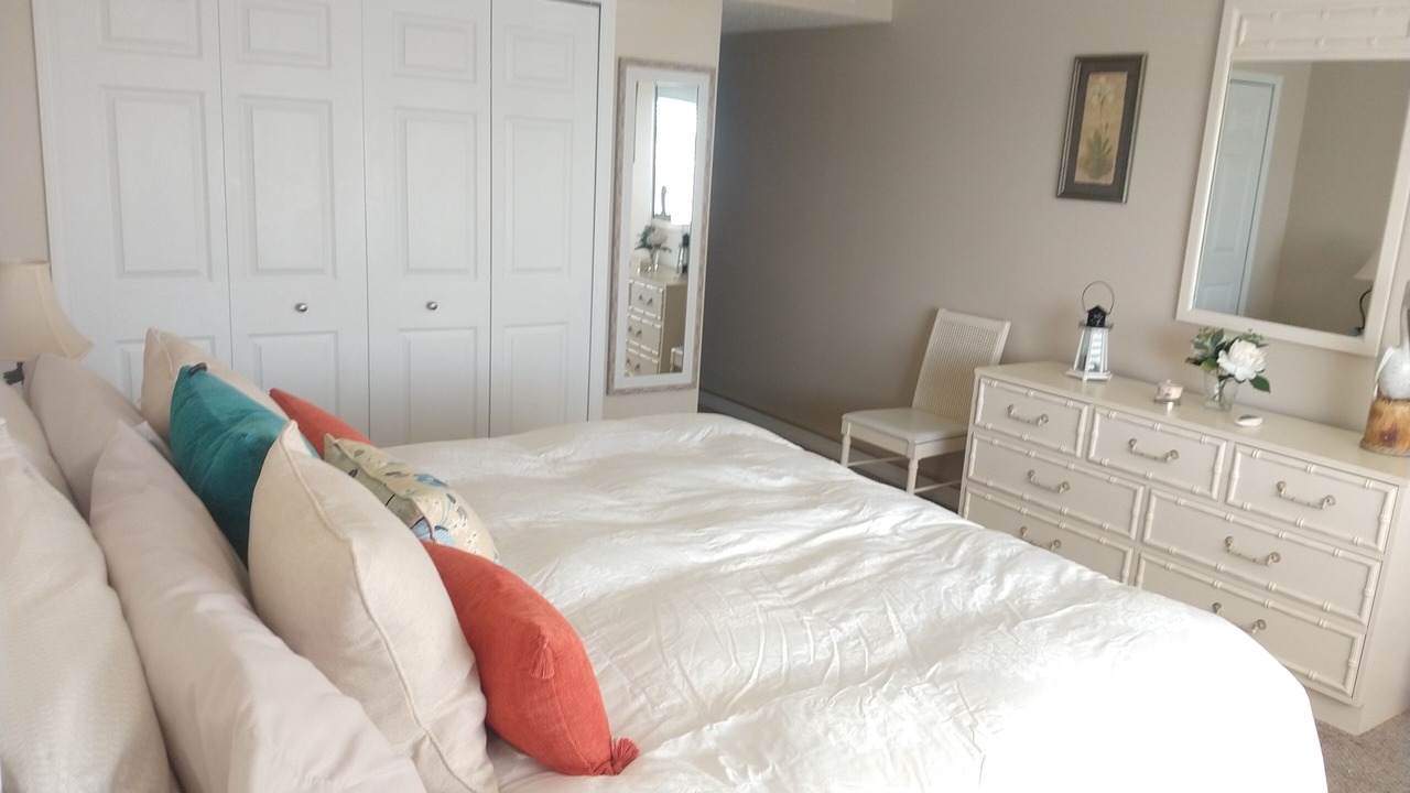 Photo of Bedroom in Crescent Beach