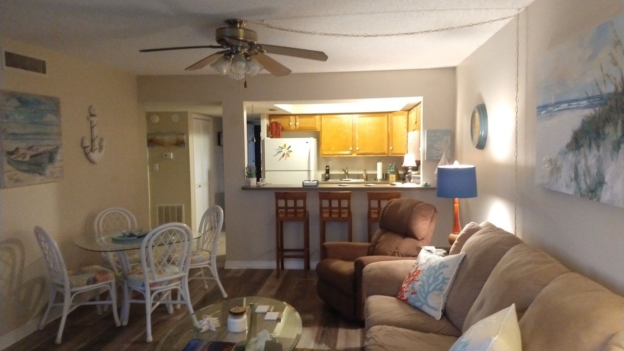 Photo of Livingroom in Crescent Beach