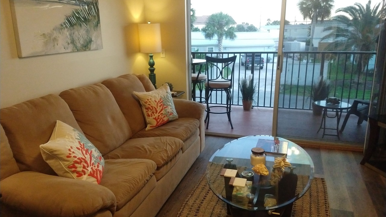 Photo of Livingroom in Crescent Beach