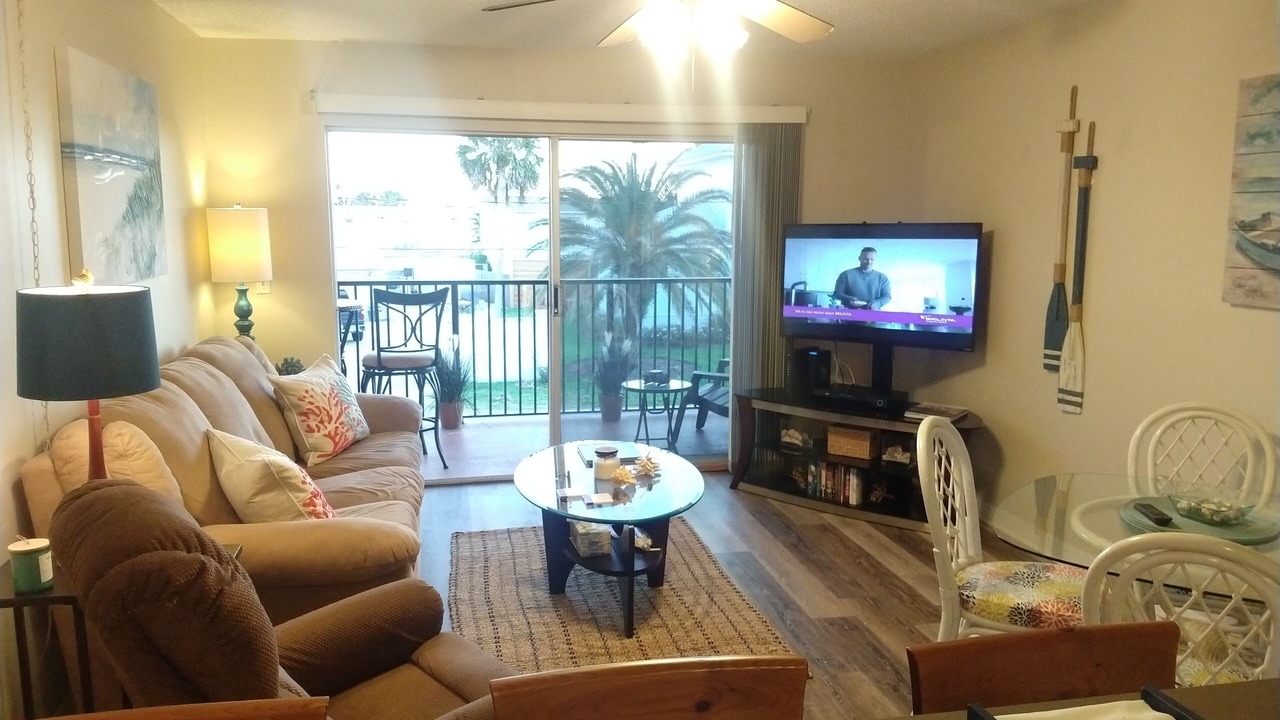 Photo of Livingroom in Crescent Beach