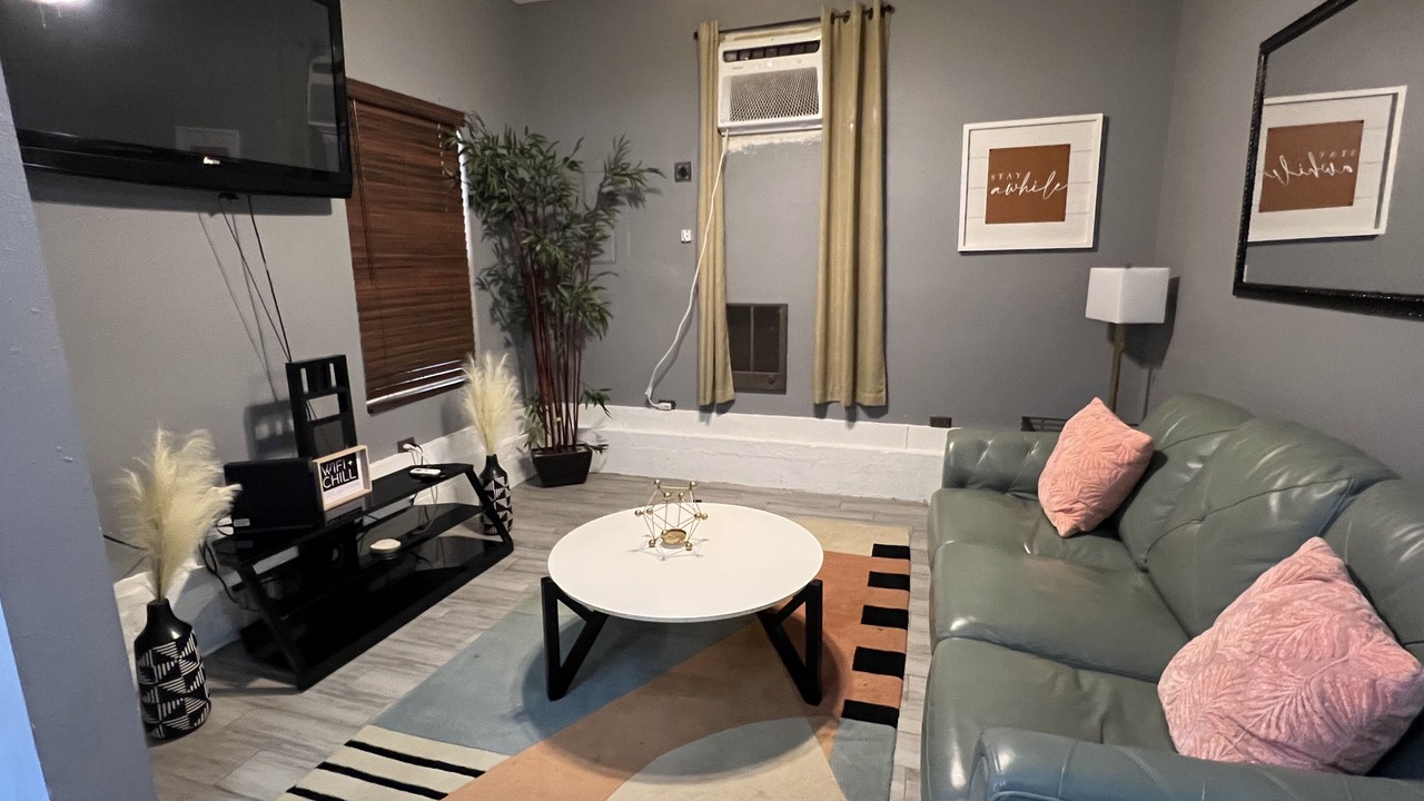 Photo of Livingroom in Seventh Ward