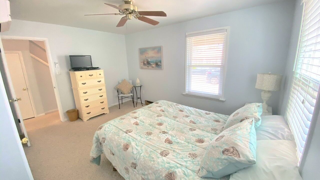 Photo of Bedroom in Townsend's Inlet