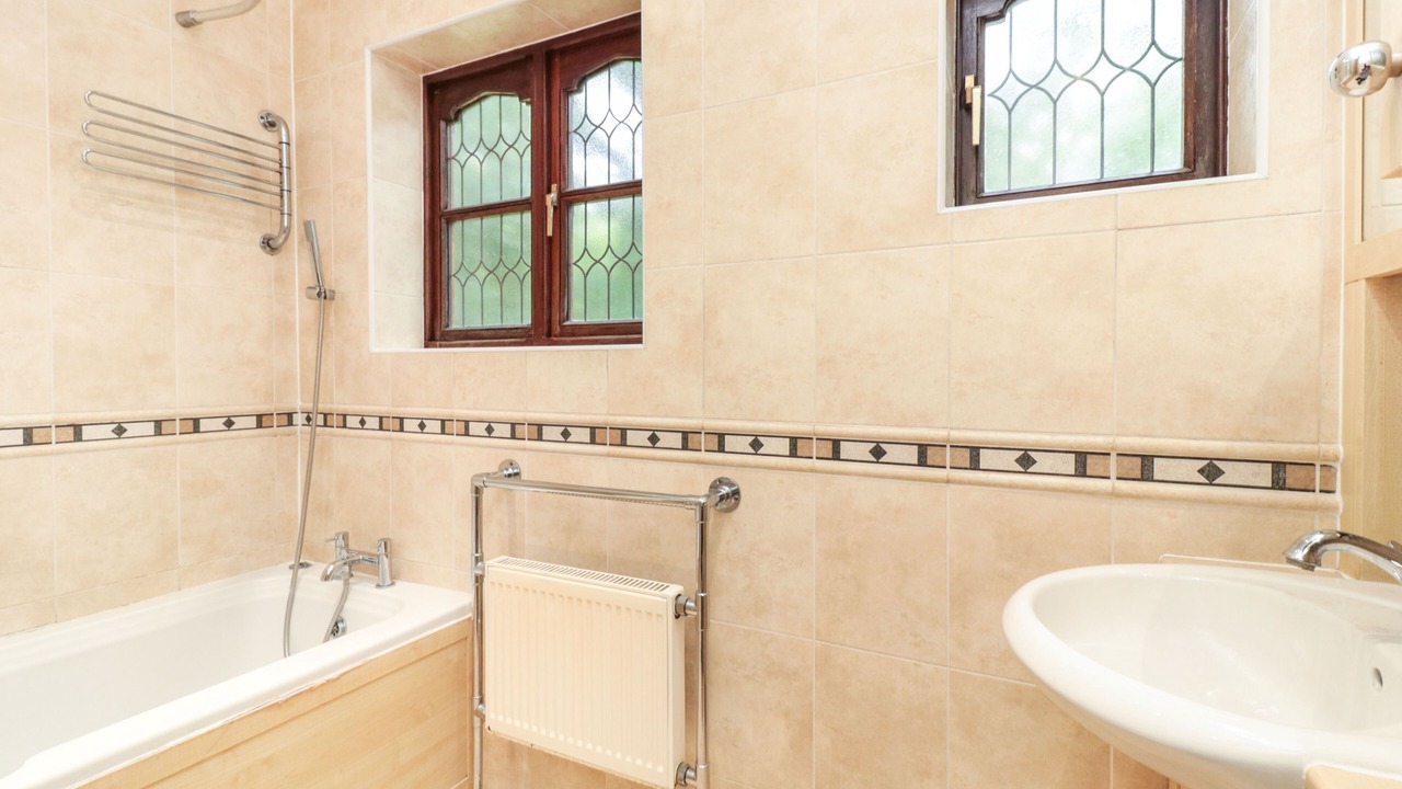 Photo of Bathroom in Herongate