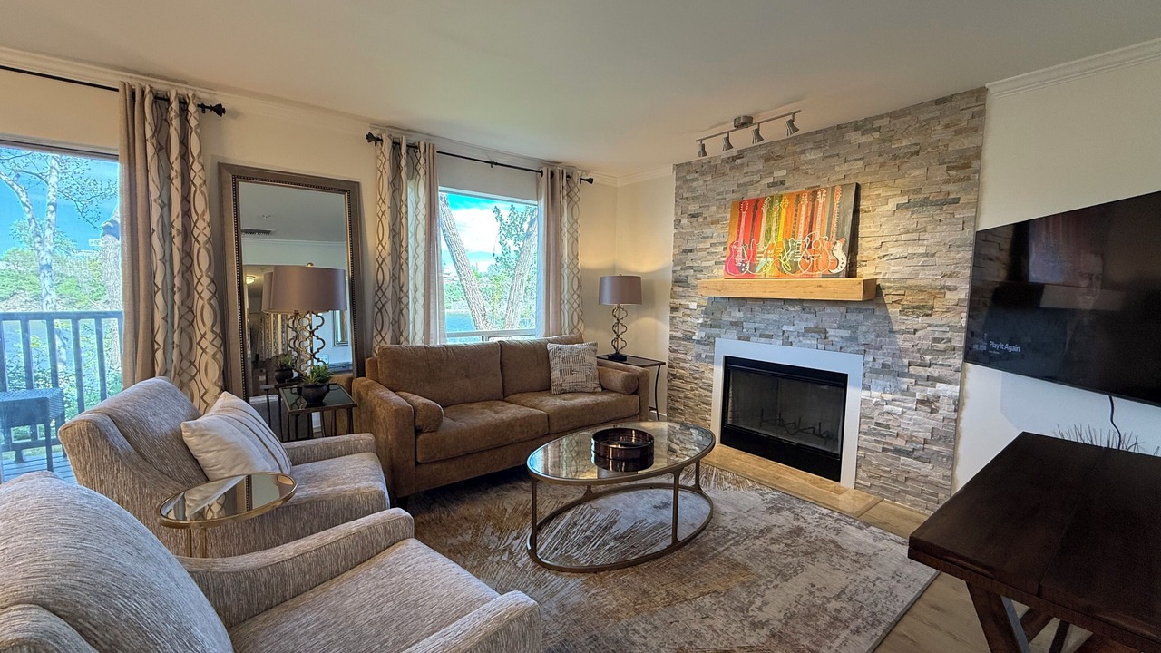 Photo of Livingroom in North Capitol
