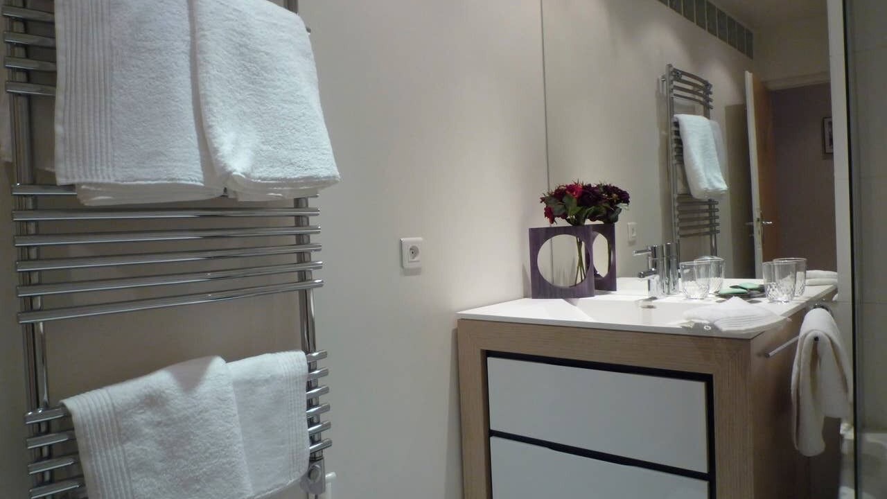 Photo of Bathroom in Odeon