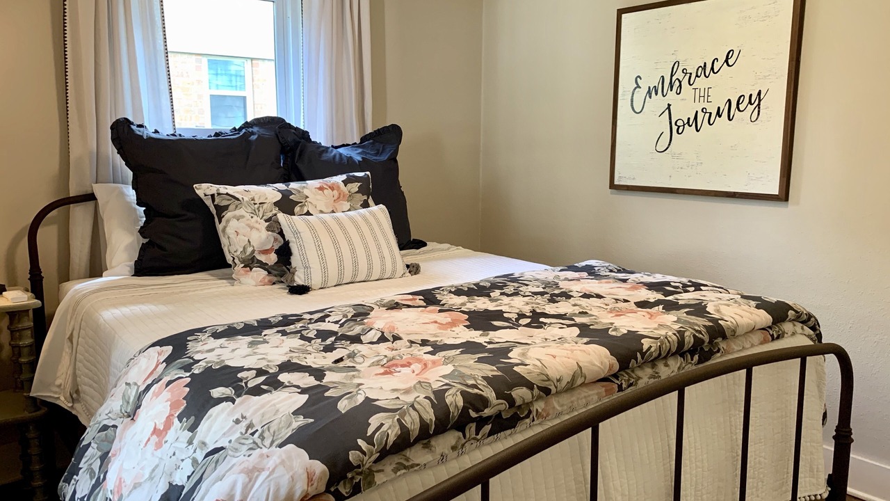 Photo of Bedroom in Rogers