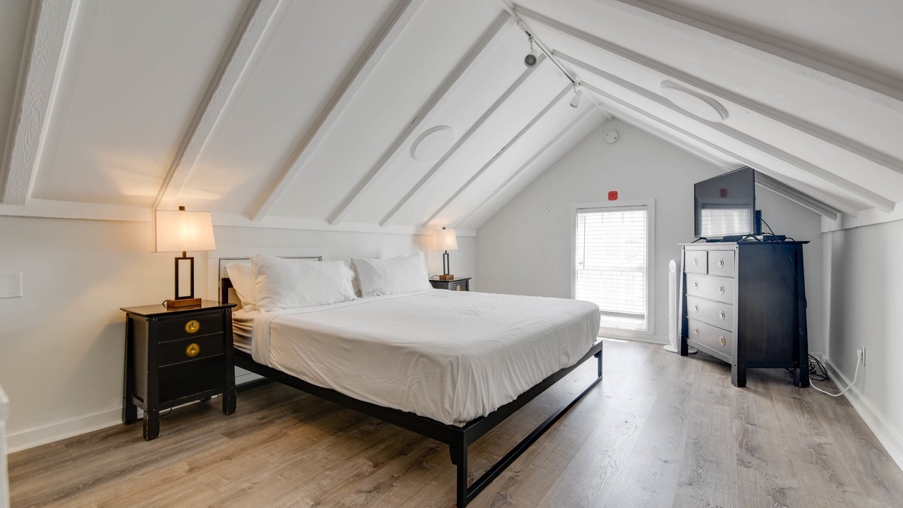 Photo of Bedroom in Downtown