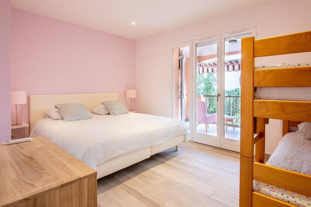 Photo of Bedroom in Agay