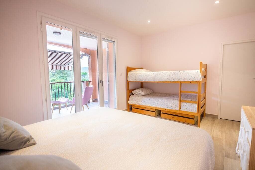 Photo of Bedroom in Agay