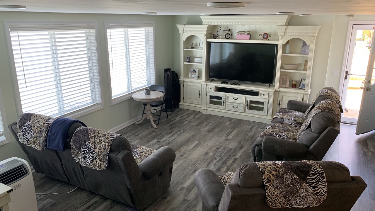 Photo of Livingroom in Livonia
