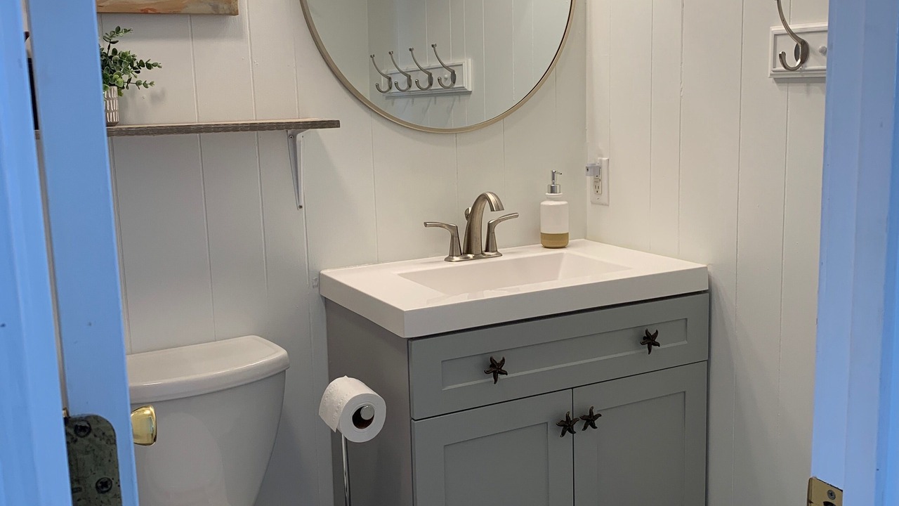Photo of Bathroom in Kitty Hawk