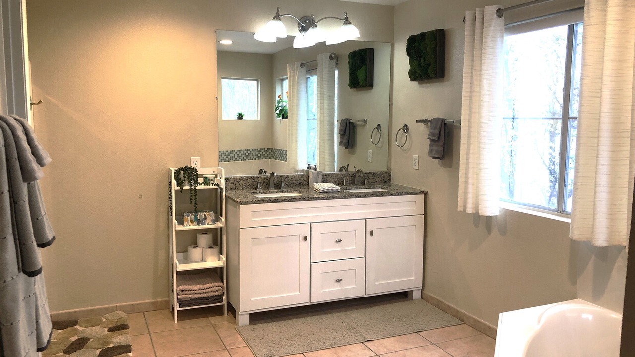 Photo of Bathroom in Laguna West-Lakeside