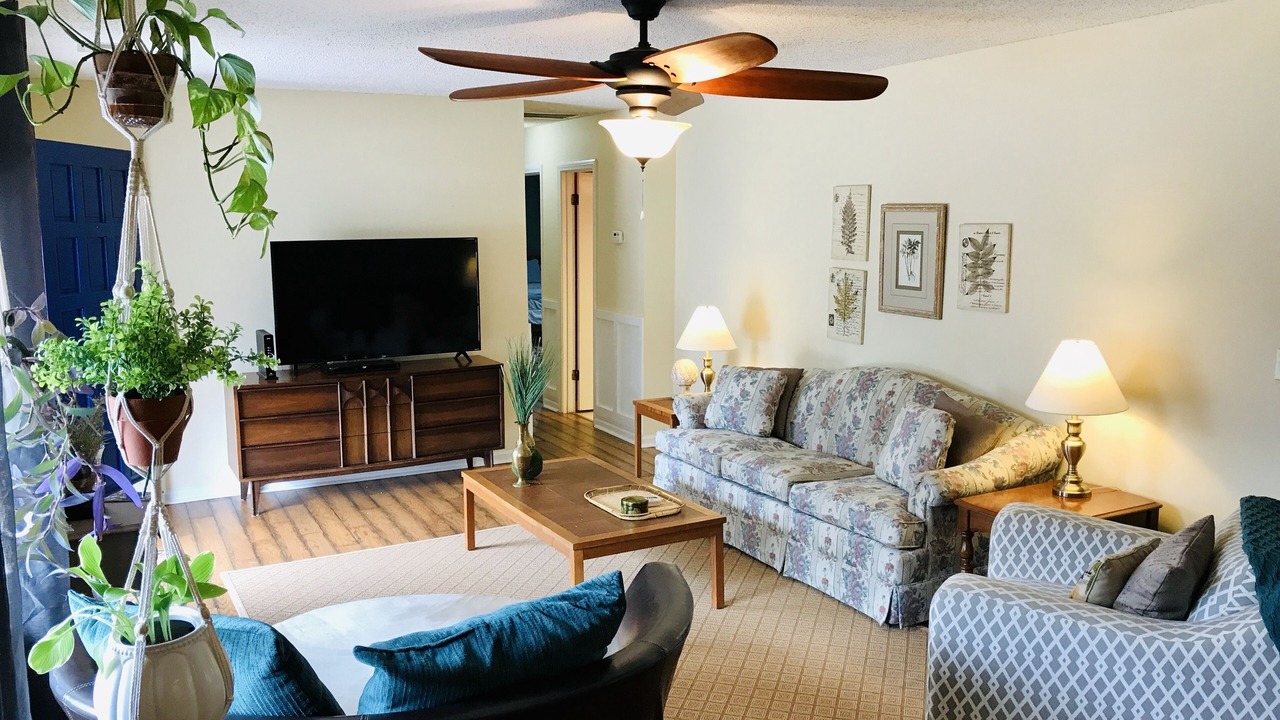 Photo of Livingroom in Canton